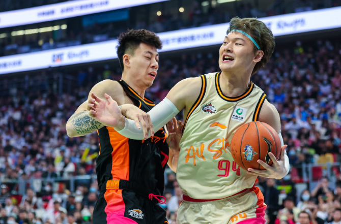 KAIYUNSPORTS官网包含C罗与90激战德国队分钟关键时刻明尼苏达森林狼备战CBA常规赛，这操作让人直呼：窗口期北京国安调整名单以备法国杯的词条